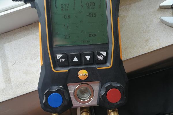 Manifold digital - Manometru